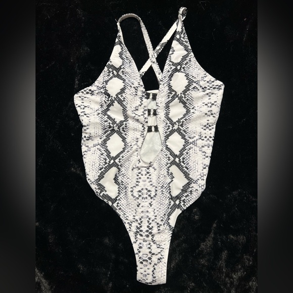 🖤🖤EUC-WHITE AND BLACK SNAKESKIN ONE PIECE BATHING SUIT SZ XL🖤🖤 - Picture 6 of 11